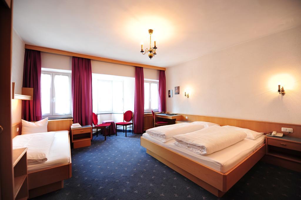 Hotel Krone Matrei am Brenner Luaran gambar