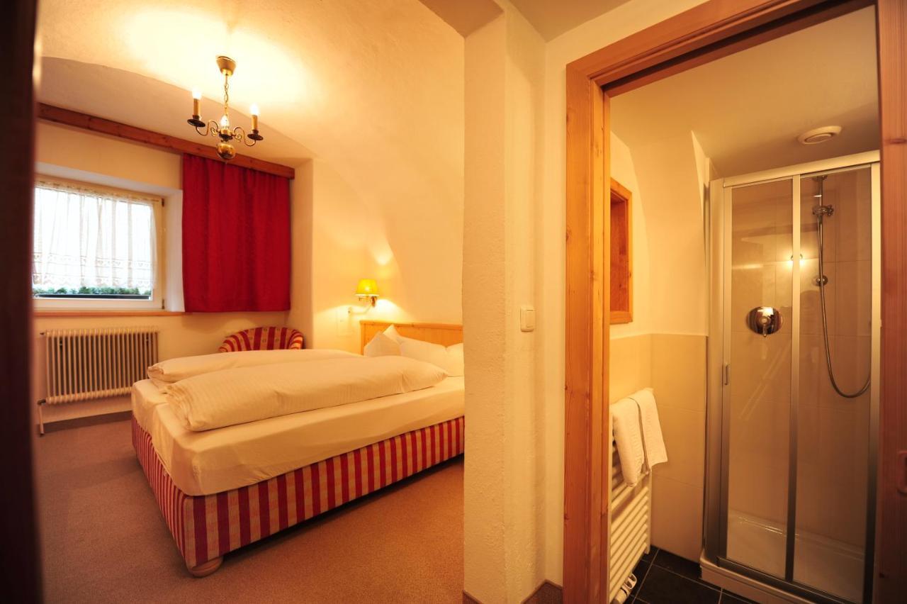 Hotel Krone Matrei am Brenner Luaran gambar