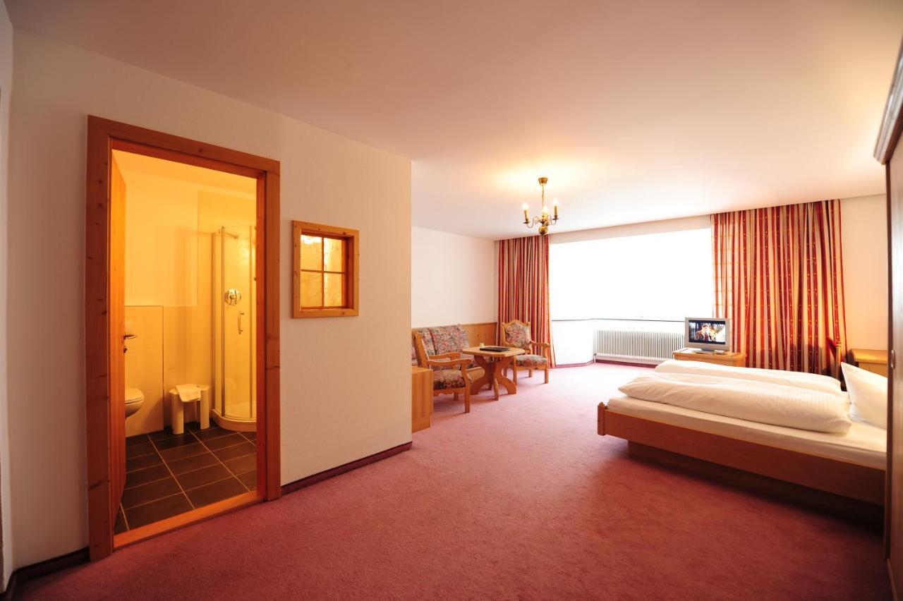 Hotel Krone Matrei am Brenner Luaran gambar