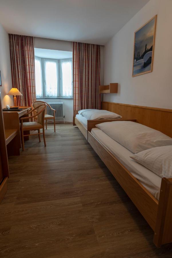 Hotel Krone Matrei am Brenner Luaran gambar