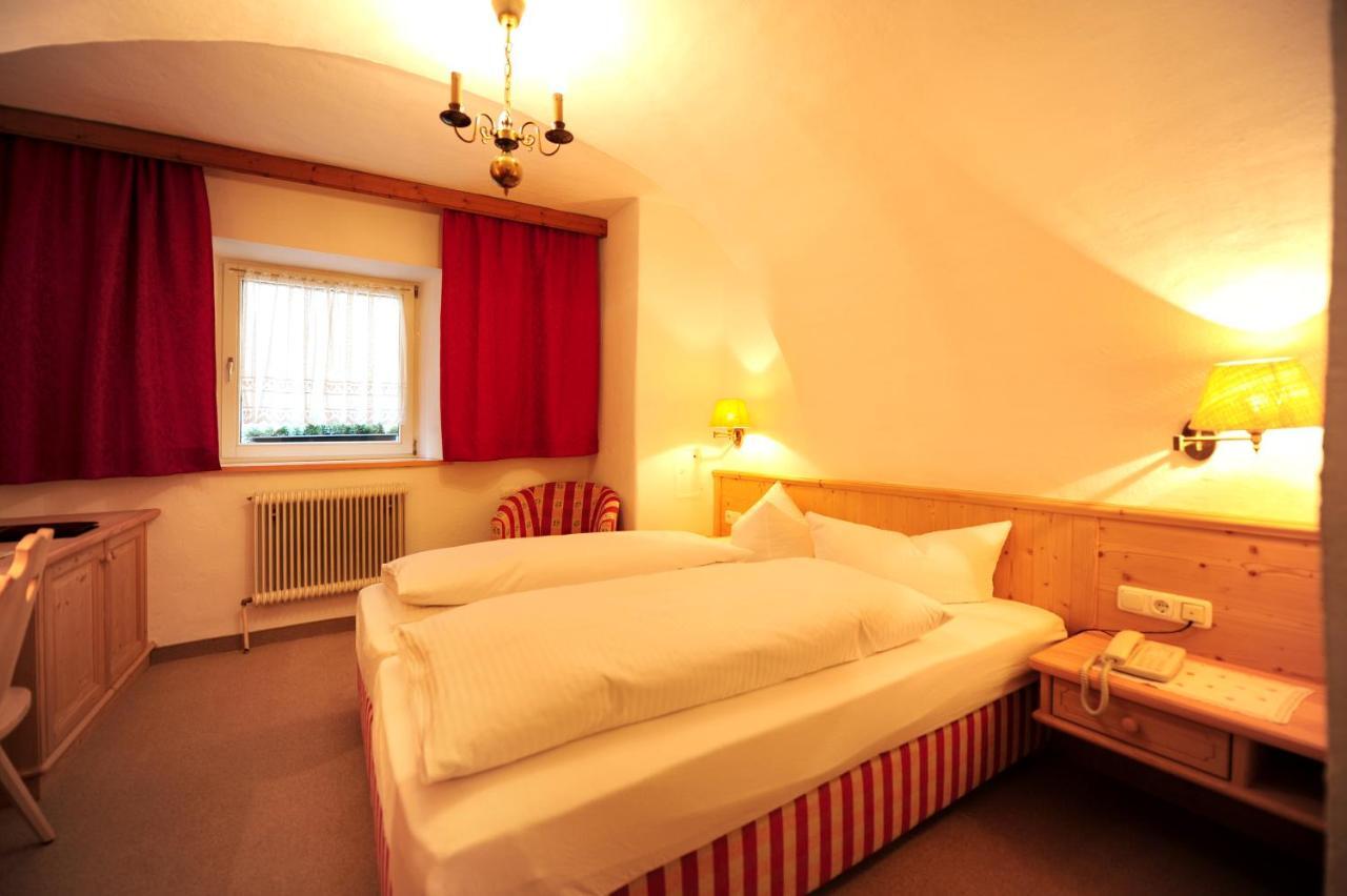 Hotel Krone Matrei am Brenner Luaran gambar