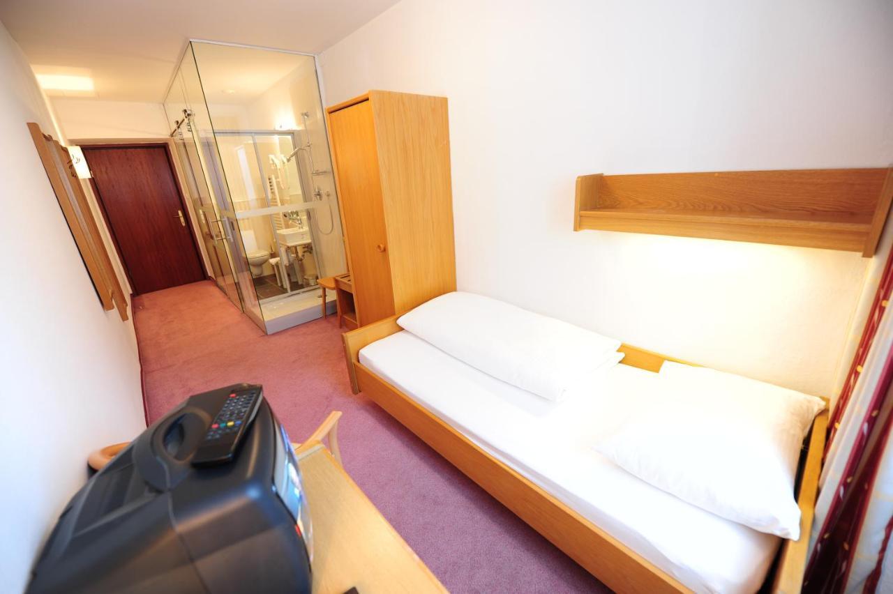 Hotel Krone Matrei am Brenner Luaran gambar