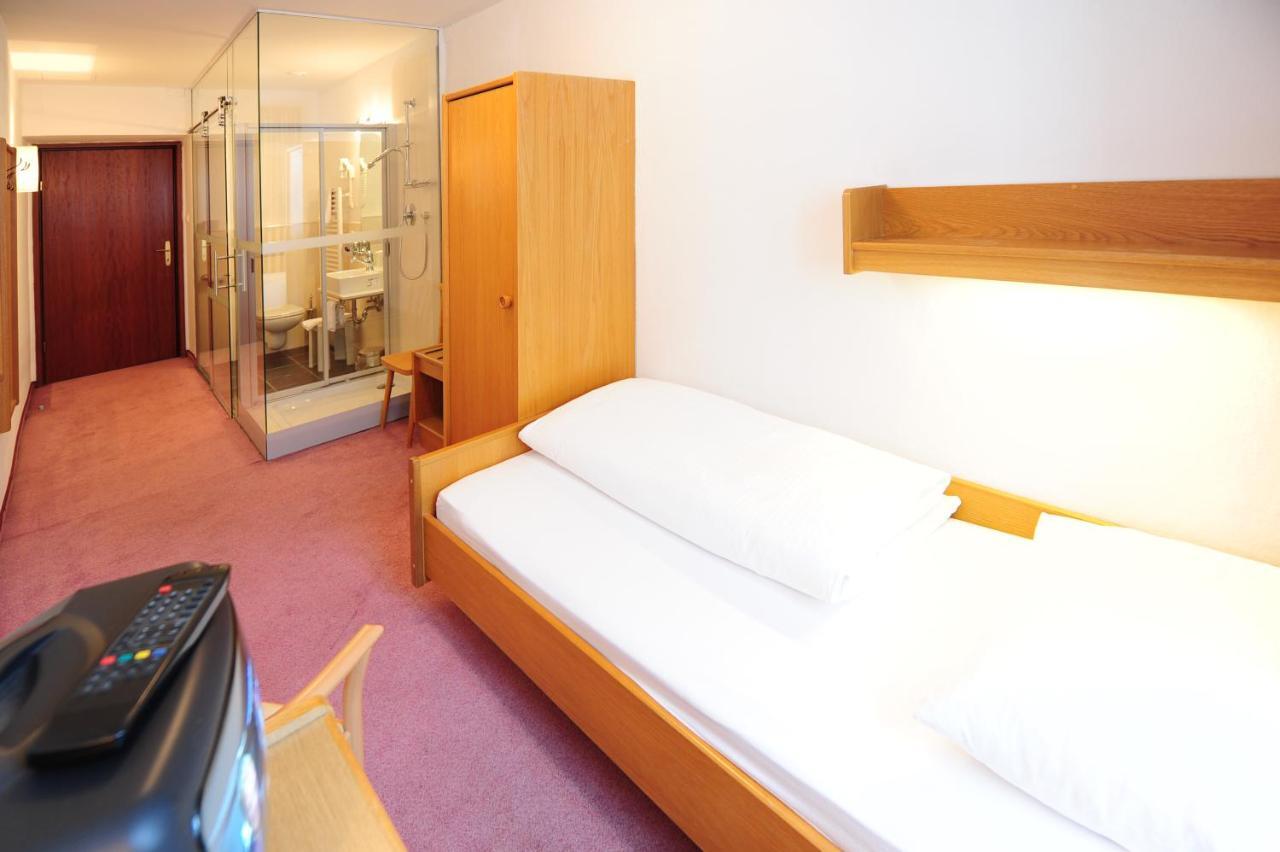 Hotel Krone Matrei am Brenner Luaran gambar
