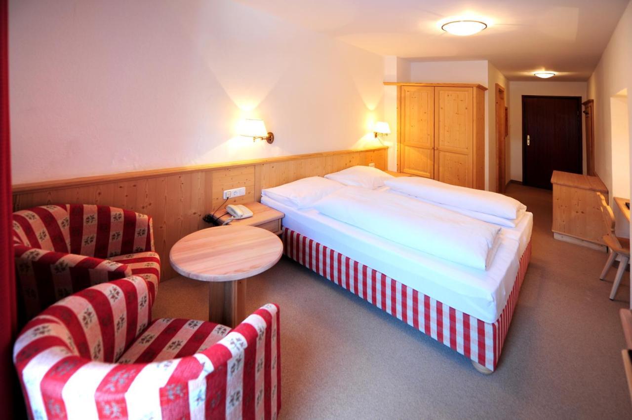 Hotel Krone Matrei am Brenner Luaran gambar