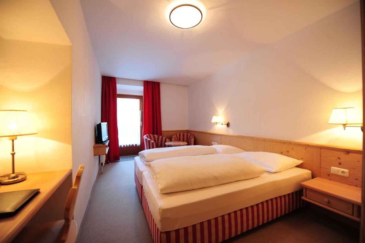 Hotel Krone Matrei am Brenner Luaran gambar