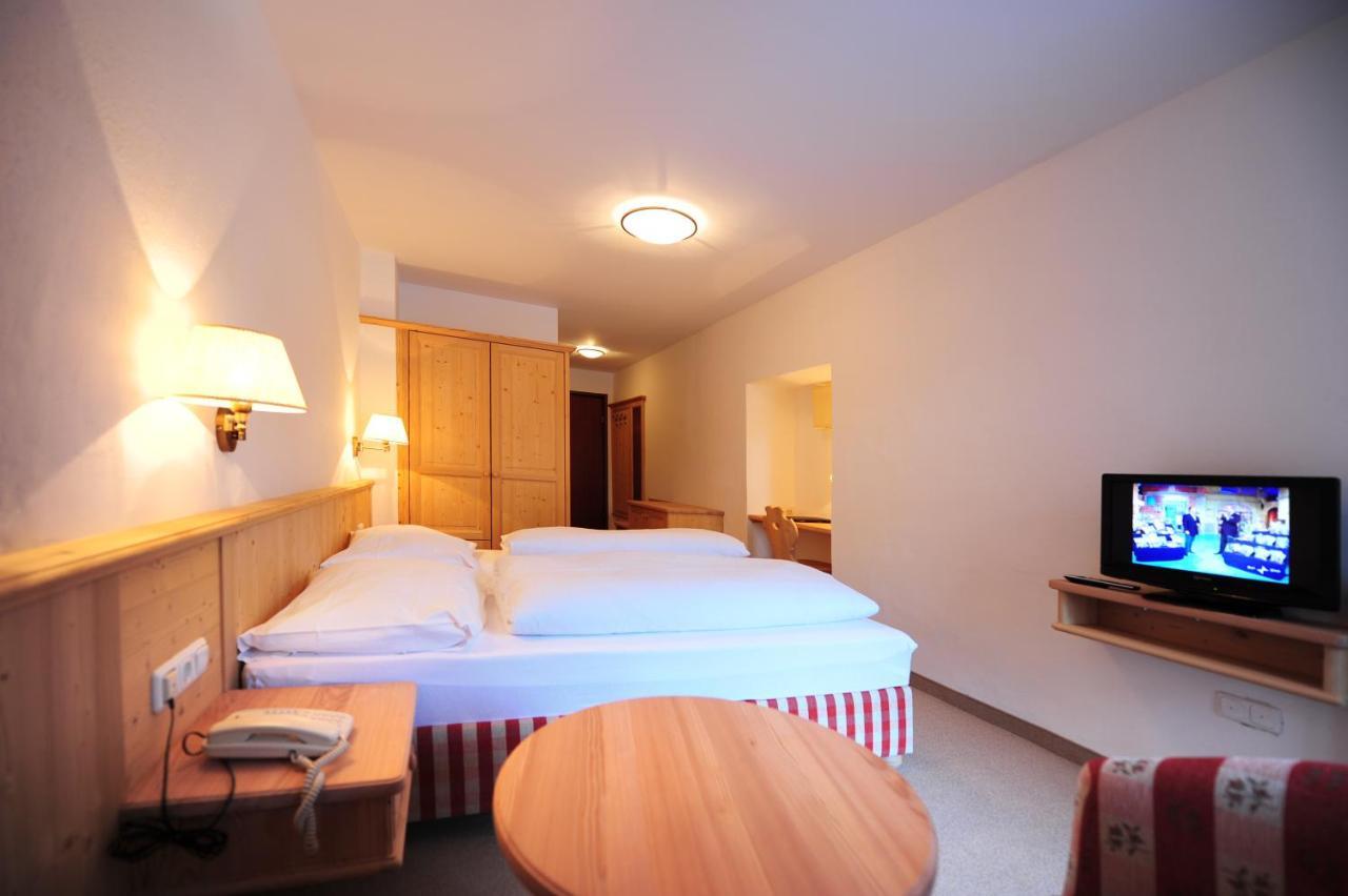 Hotel Krone Matrei am Brenner Luaran gambar