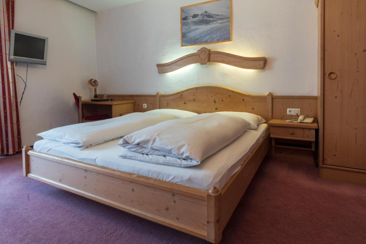 Hotel Krone Matrei am Brenner Luaran gambar